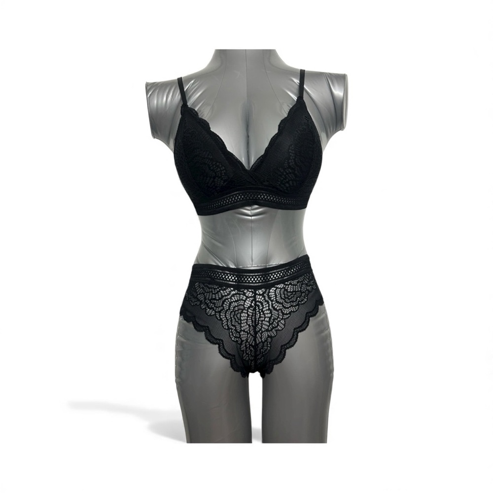🌹002 INTMTS: Black lace panty and bra set size S